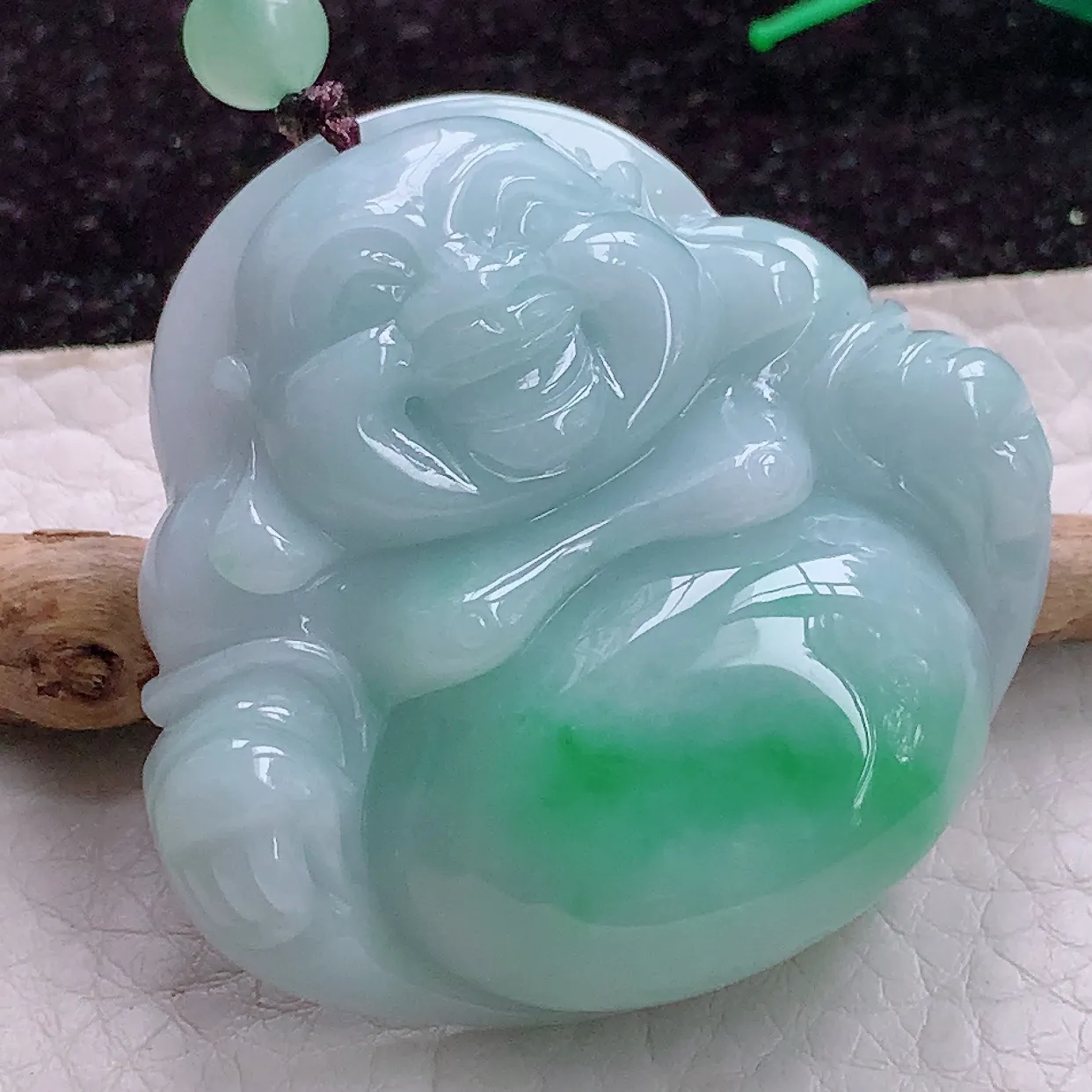 实拍zen 缅甸翡翠A货胶感飘绿饱绿佛公 开心佛玉吊坠 玉挂件42*44.6*12.8mm