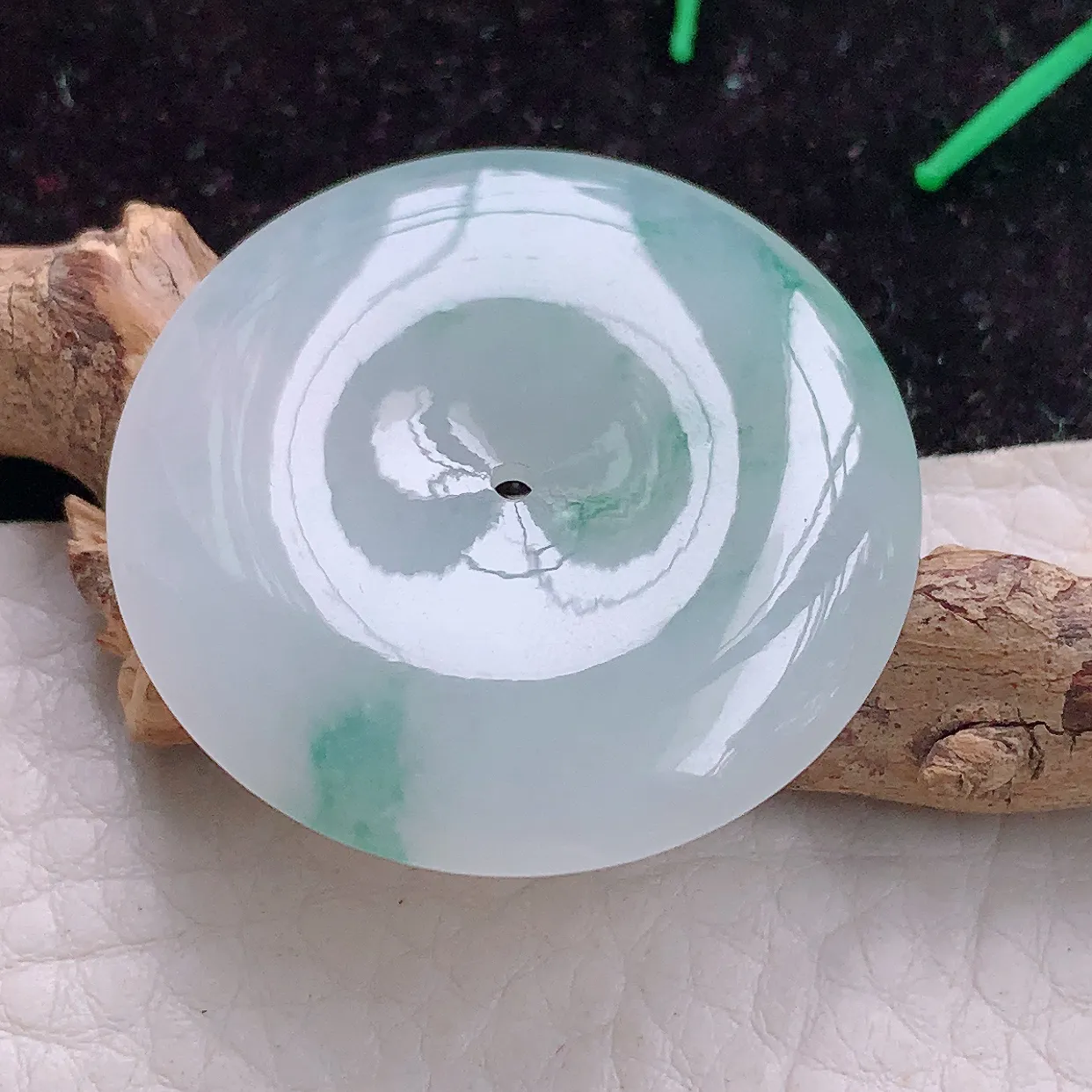 实拍f9缅甸翡翠A货胶感飘逸大平安扣 玉扣玉吊坠 玉挂件35*5.3mm