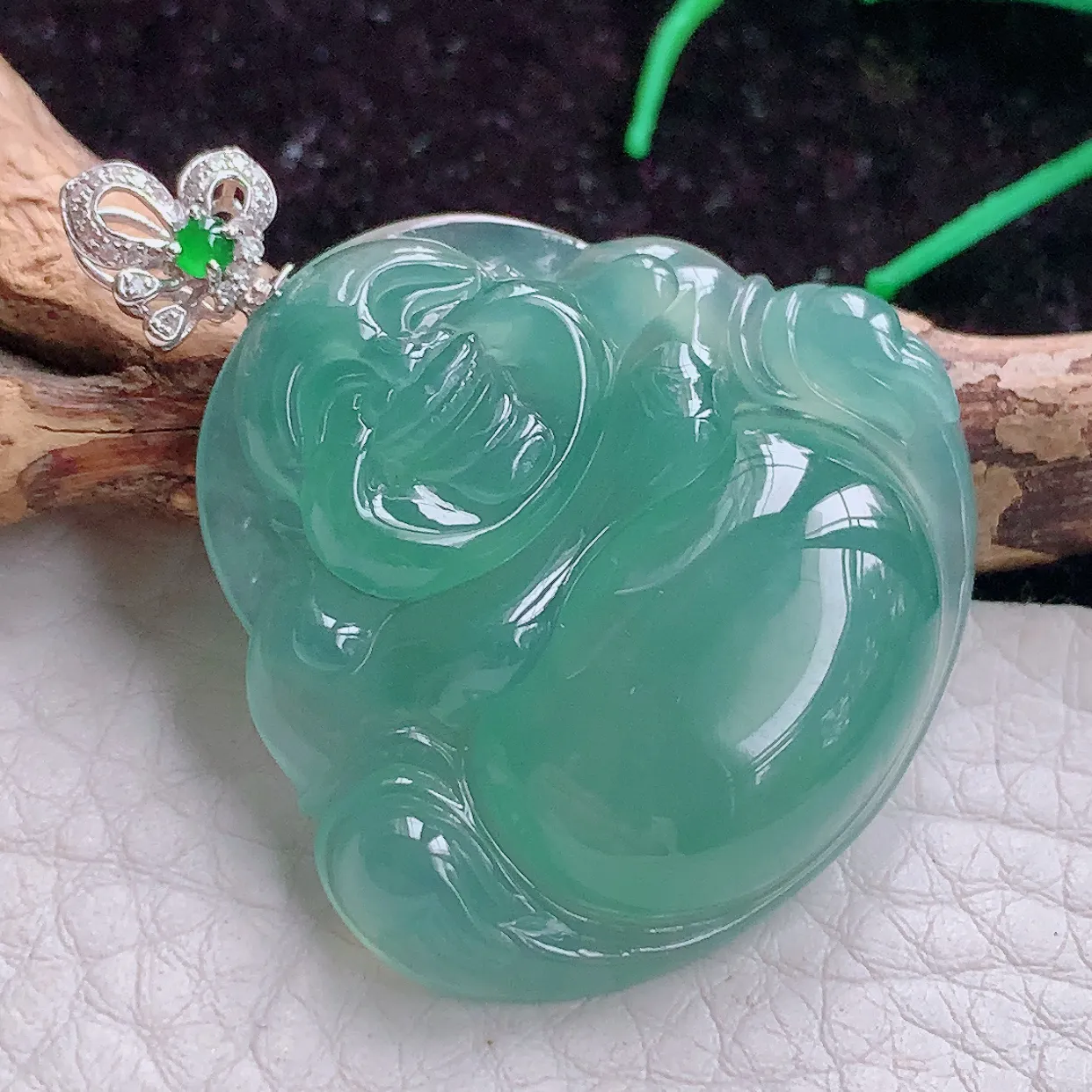 实拍bzb 18k金镶嵌缅甸翡翠A货冰蓝饱满开心佛 玉佛玉吊坠 玉挂件41*34.3*6.8mm