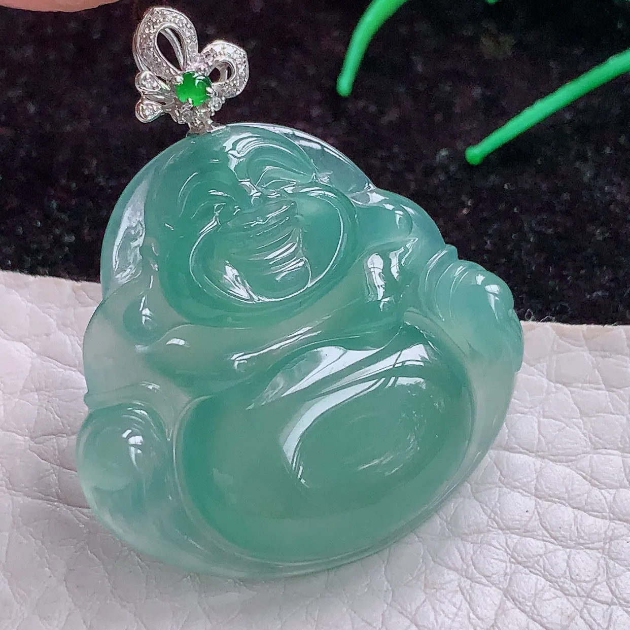 实拍bzb 18k金镶嵌缅甸翡翠A货冰蓝饱满开心佛 玉佛玉吊坠 玉挂件41*34.3*6.8mm