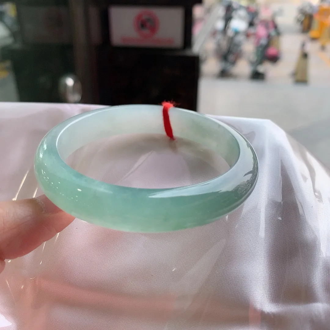 正圈高冰甜绿 无瑕 尺寸:58.8/11.8/7.9 种色兼备