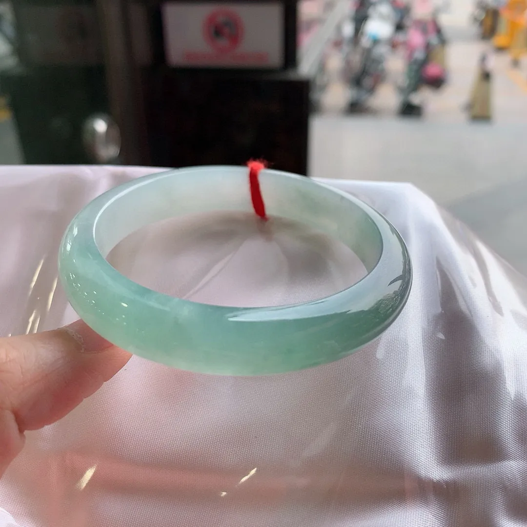 正圈高冰甜绿 无瑕 尺寸:58.8/11.8/7.9 种色兼备