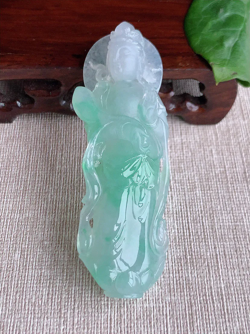 缅甸a货翡翠ddj老坑冰种飘绿观音吊坠 整体76×25.5×12mm 40.12