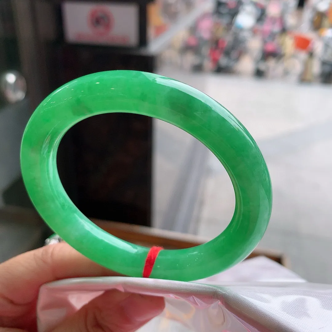 圆条满色冰阳绿 无瑕 尺寸:55.3/10.6/9.7阳绿