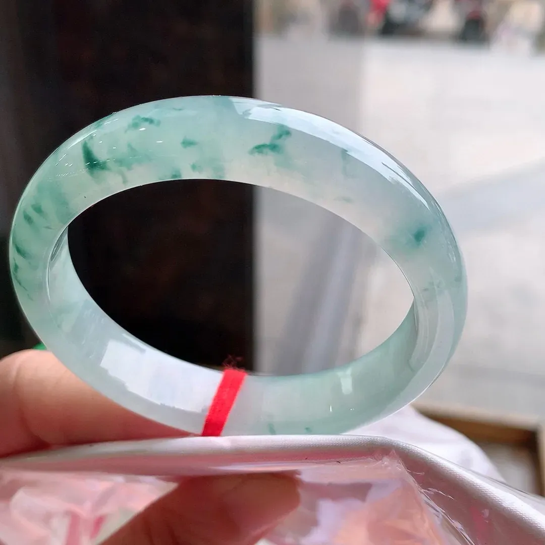 正圈高冰飘花 无瑕 尺寸:53.6/12.2/6.8 花美 种水好️️