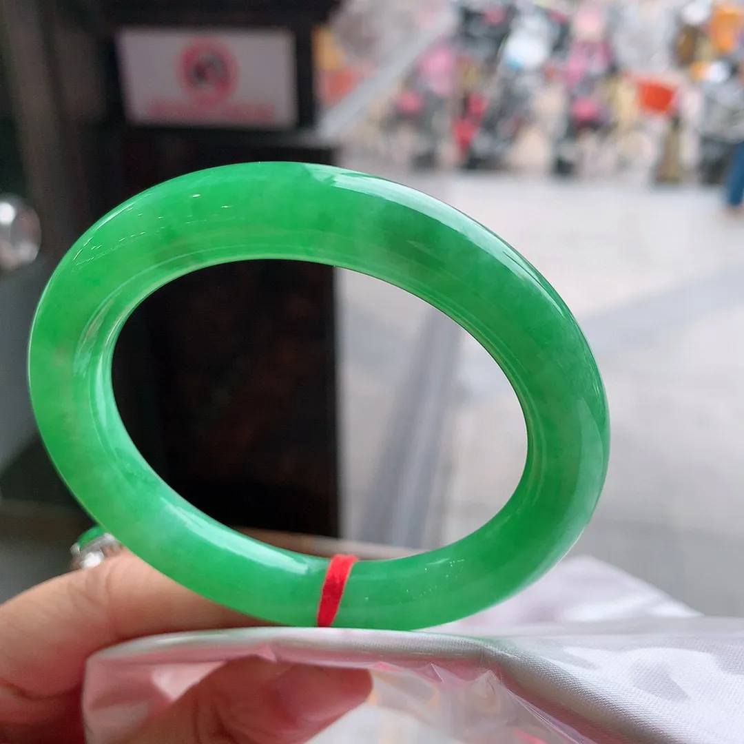 圆条满色冰阳绿 无瑕 尺寸:55.3/10.6/9.7阳绿