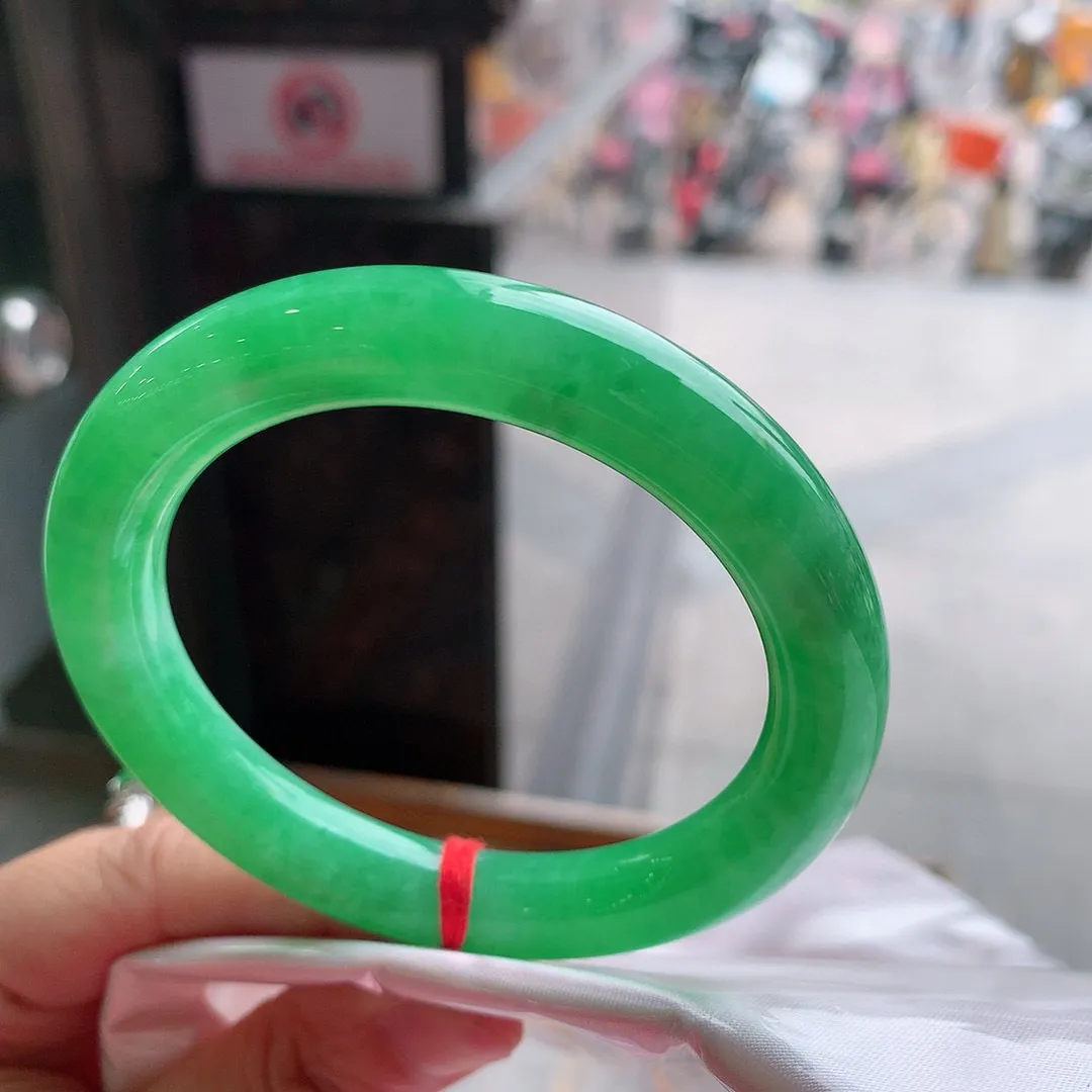 圆条满色冰阳绿 无瑕 尺寸:55.3/10.6/9.7阳绿