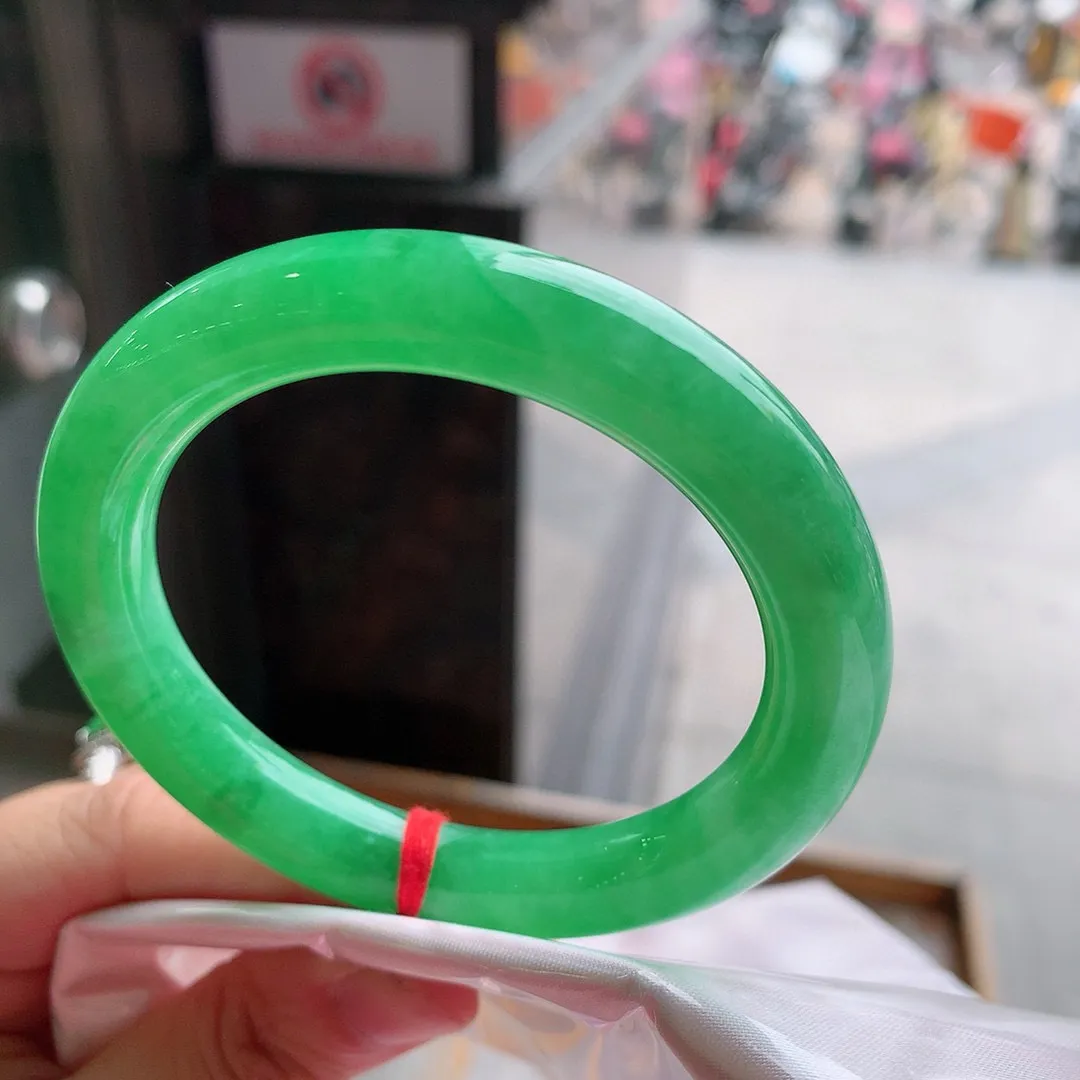 圆条满色冰阳绿 无瑕 尺寸:55.3/10.6/9.7阳绿