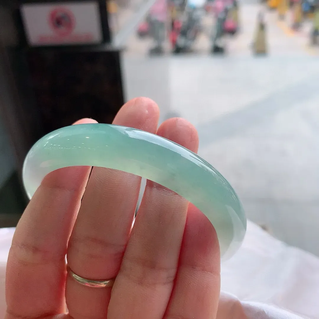 正圈高冰甜绿 无瑕 尺寸:58.8/11.8/7.9 种色兼备