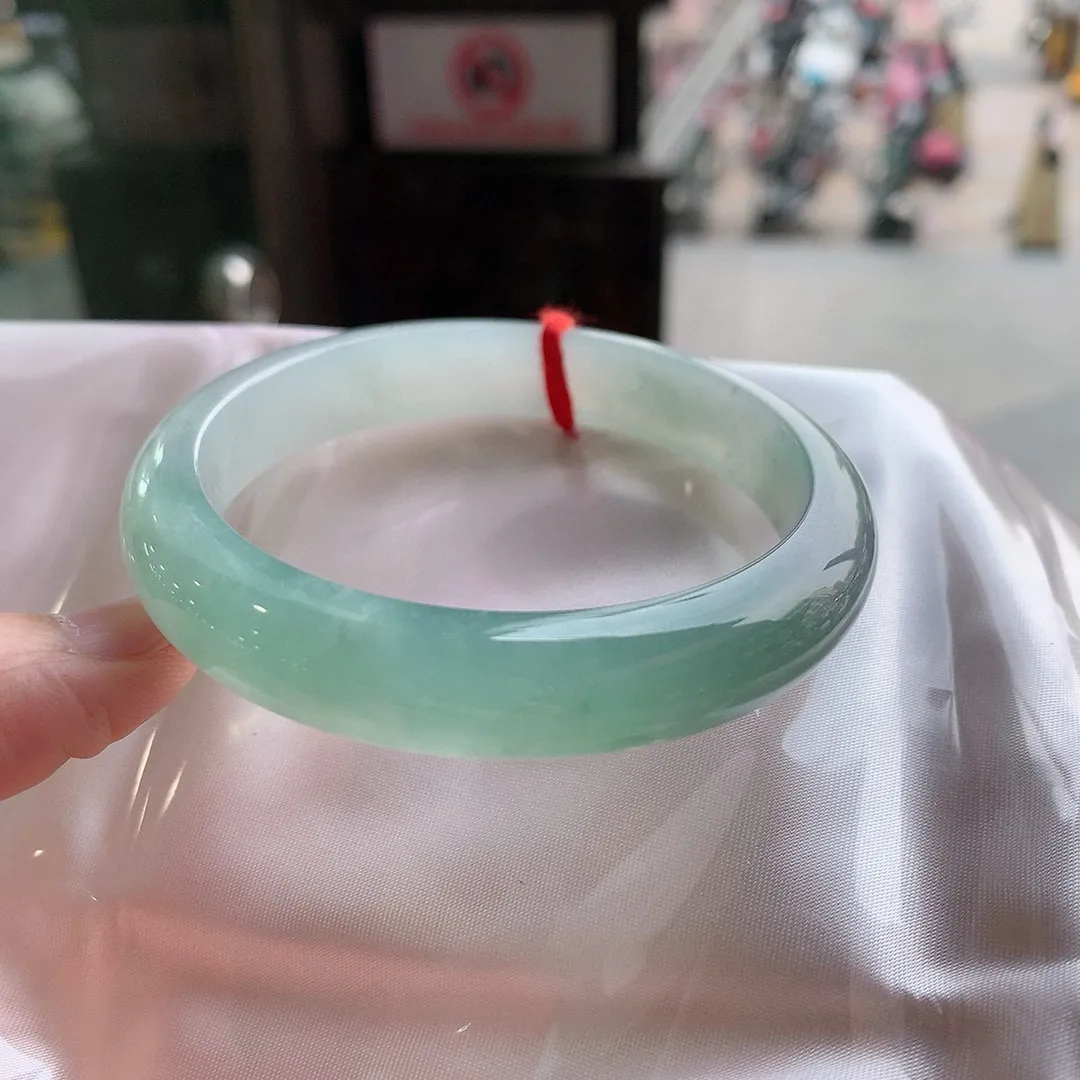 正圈高冰甜绿 无瑕 尺寸:58.8/11.8/7.9 种色兼备