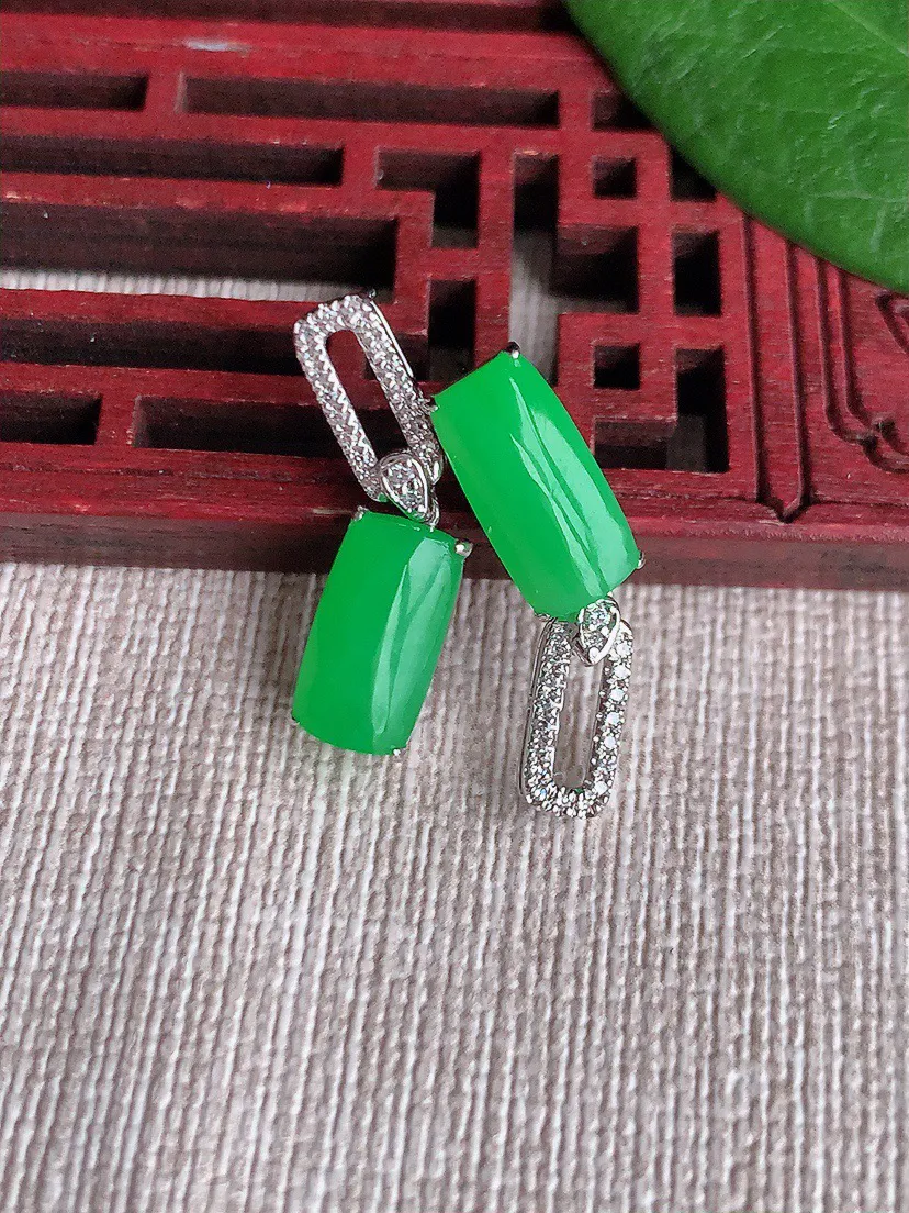 缅甸a货翡翠ddj老坑冰种18K金镶嵌阳绿无事牌耳坠 整体11.2×6×5.6mm 3.53