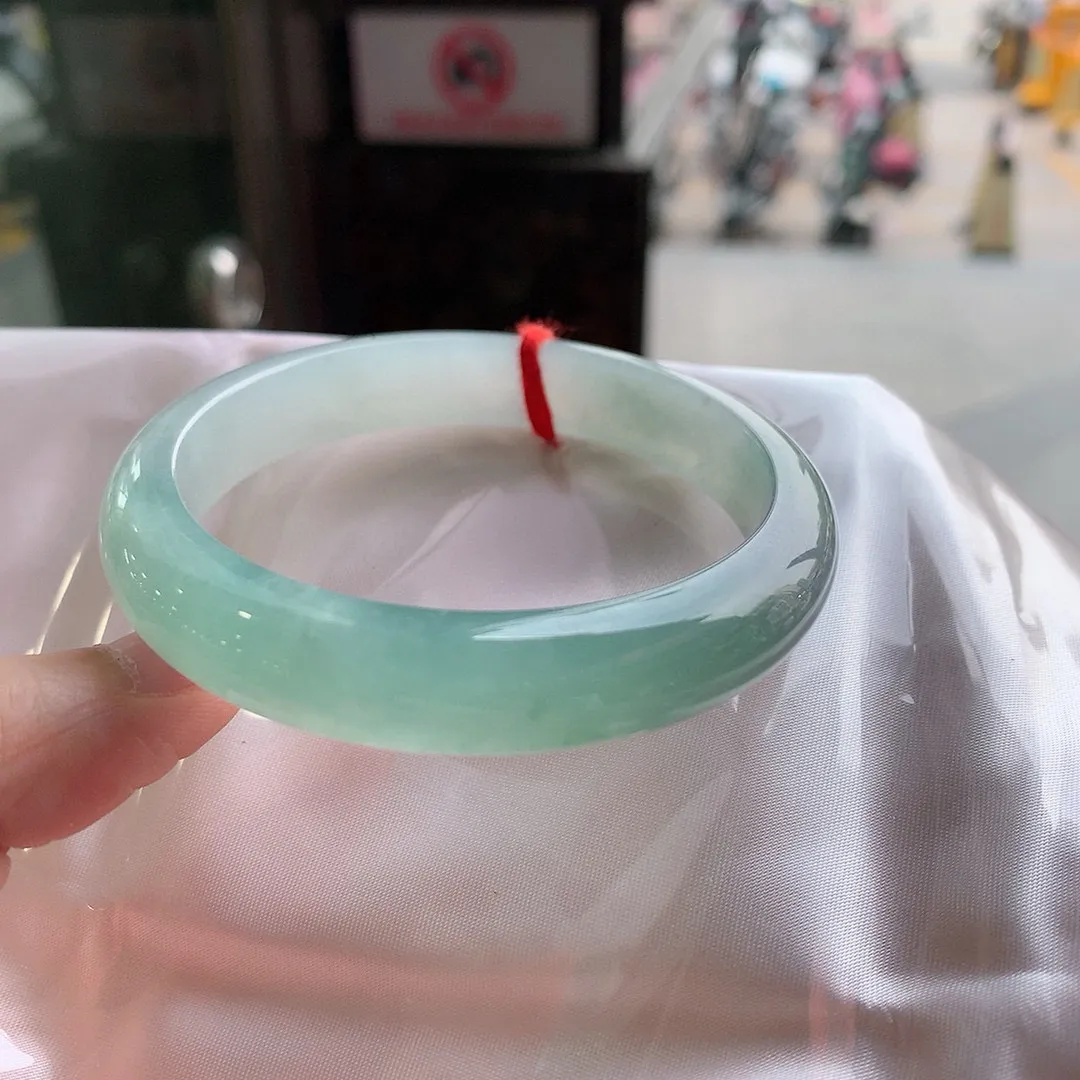 正圈高冰甜绿 无瑕 尺寸:58.8/11.8/7.9 种色兼备