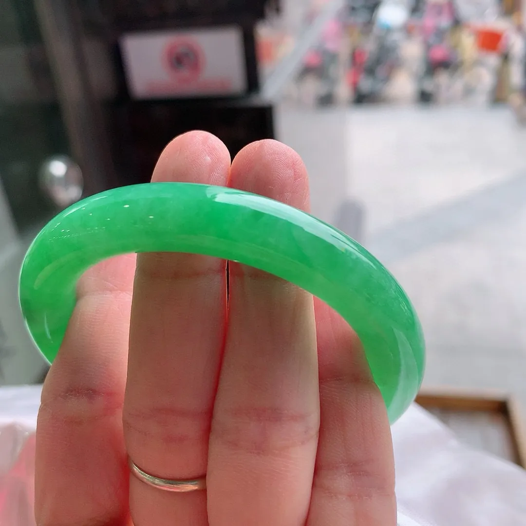 圆条满色冰阳绿 无瑕 尺寸:55.3/10.6/9.7阳绿