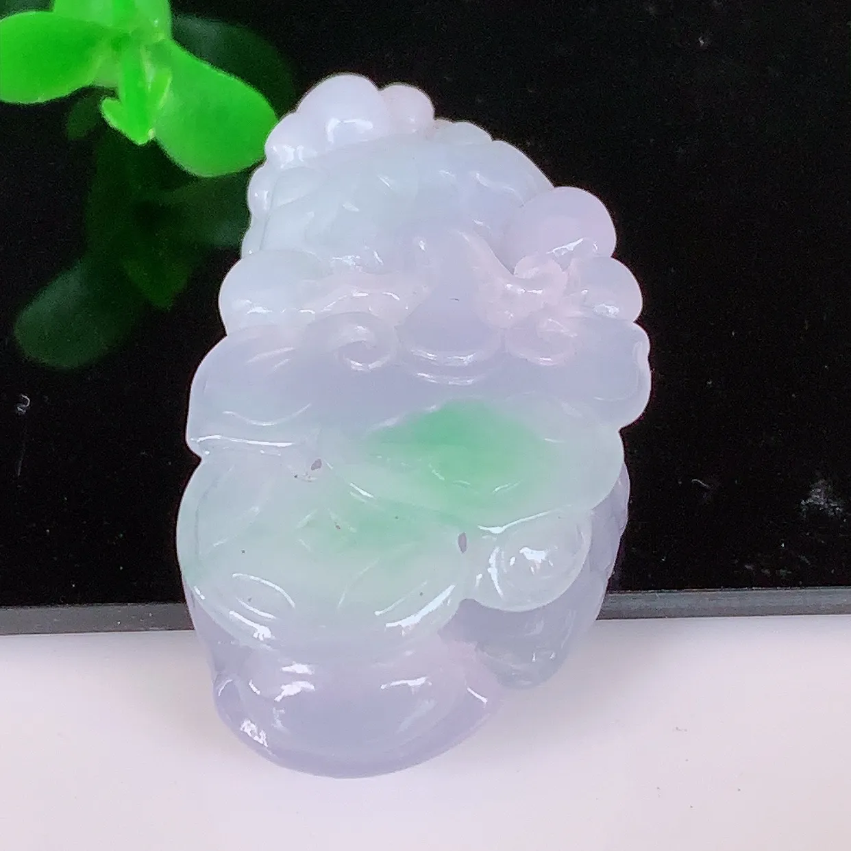自然光实拍，冰润冰糯种春彩翡翠招财貔貅吊坠，民间有“一摸貔貅运程旺盛，再摸貔貅财运滚滚，三摸貔貅平步青云 ” 的美好祝愿。#89.15
