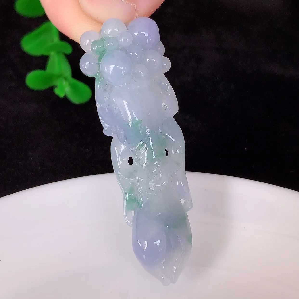 自然光实拍，冰润冰糯种春彩翡翠人生如意吊坠，种老水足，翠色灵动，寓意美好， 佩戴时尚出众！#89.15