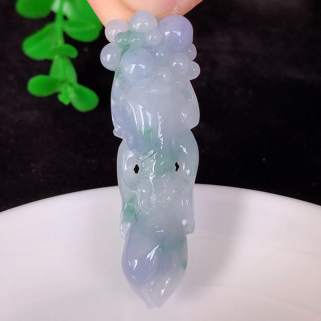 自然光实拍，冰润冰糯种春彩翡翠人生如意吊坠，种老水足，翠色灵动，寓意美好， 佩戴时尚出众！#89.1