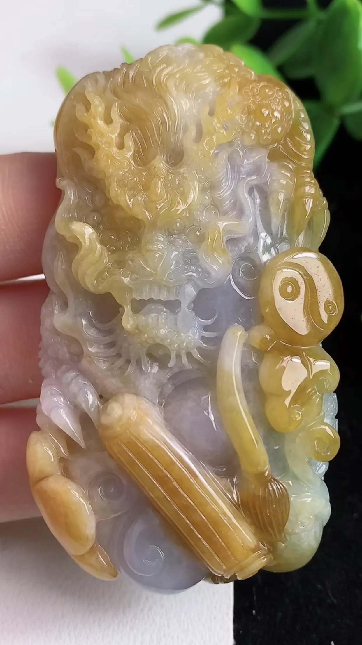 缅甸天然翡翠a货 老坑料起胶冰润 飘黄翡双彩霸气龙牌吊坠 大件厚装霸气 尺寸68-38-13.4mm