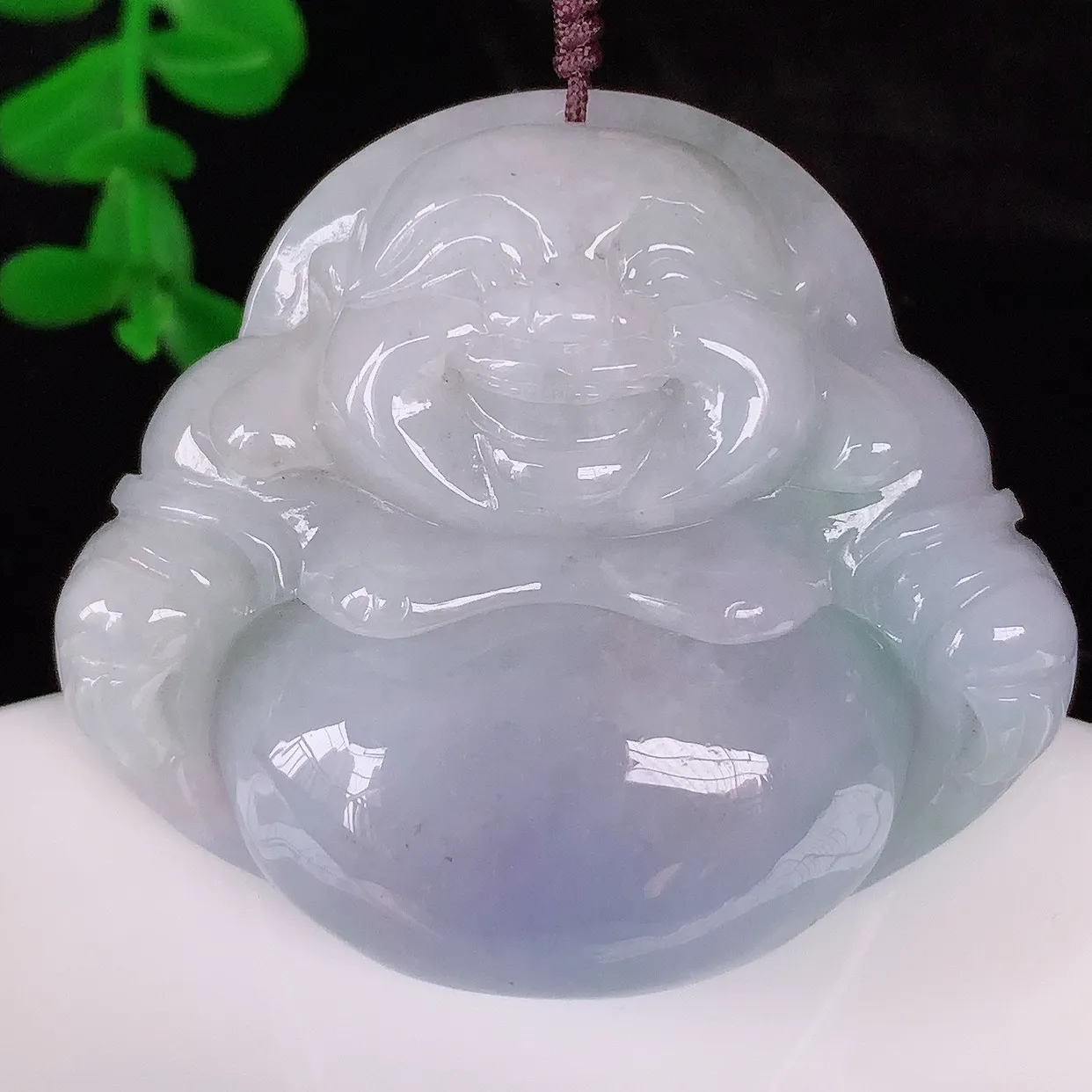 自然光实拍，大件厚装冰润冰糯种紫罗兰翡翠佛公吊坠，饱满， 佛公亦保平安，寓意有福（佛公）相伴，配戴优雅迷人！#41.17