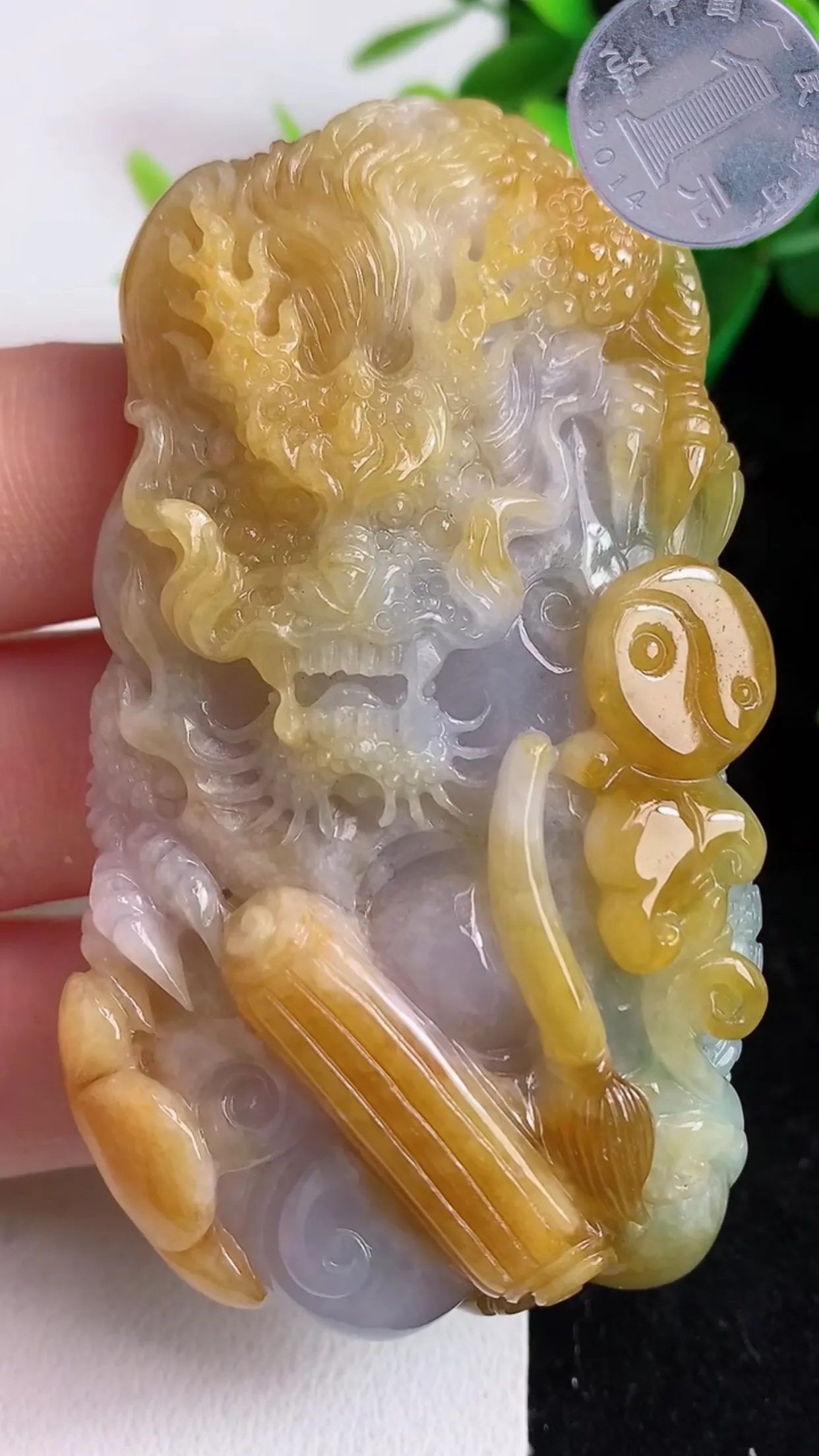 缅甸天然翡翠a货 老坑料起胶冰润 飘黄翡双彩霸气龙牌吊坠 大件厚装霸气 尺寸68-38-13.4mm y 63.08