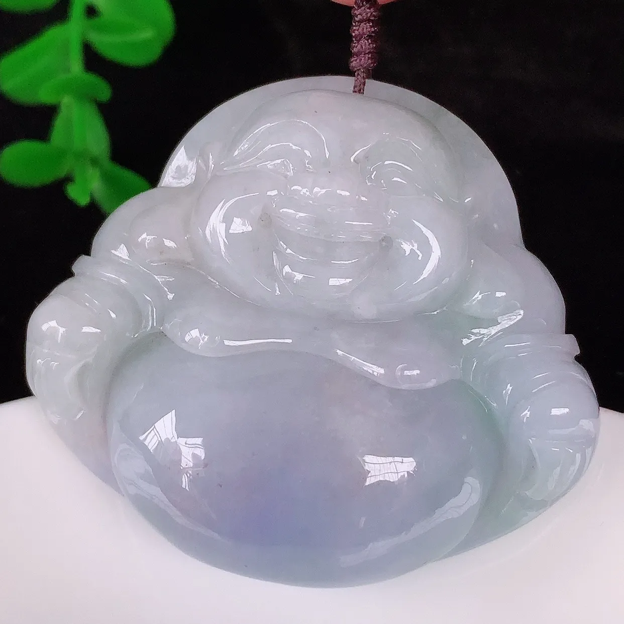 自然光实拍，大件厚装冰润冰糯种紫罗兰翡翠佛公吊坠，饱满， 佛公亦保平安，寓意有福（佛公）相伴，配戴优雅迷人！#41.17