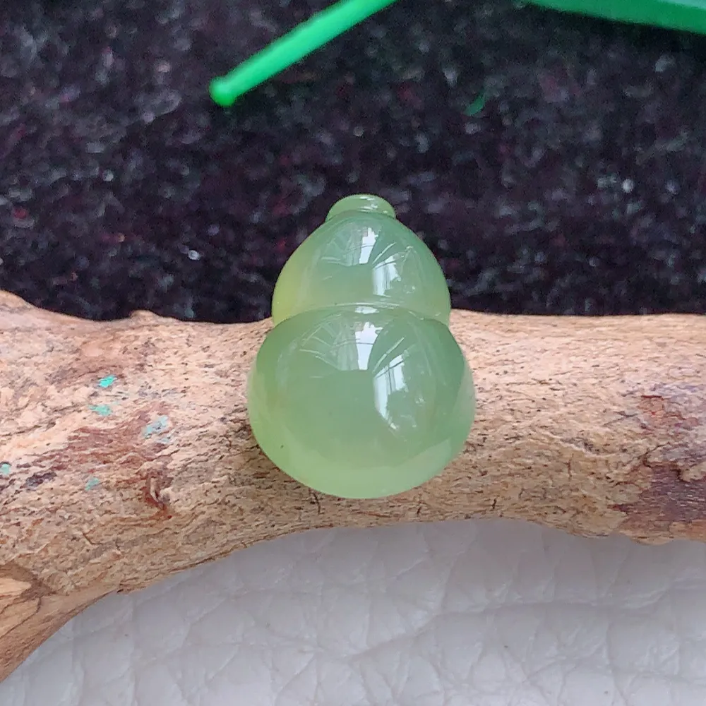 实拍f9镶嵌款缅甸翡翠A货冰绿葫芦 玉葫芦玉吊坠 玉挂件 尺寸16*10.8*6.3mm