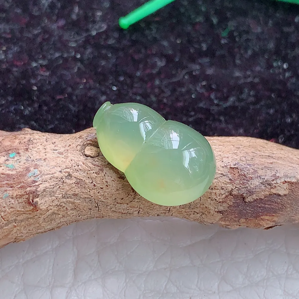 实拍f9镶嵌款缅甸翡翠A货冰绿葫芦 玉葫芦玉吊坠 玉挂件 尺寸16*10.8*6.3mm