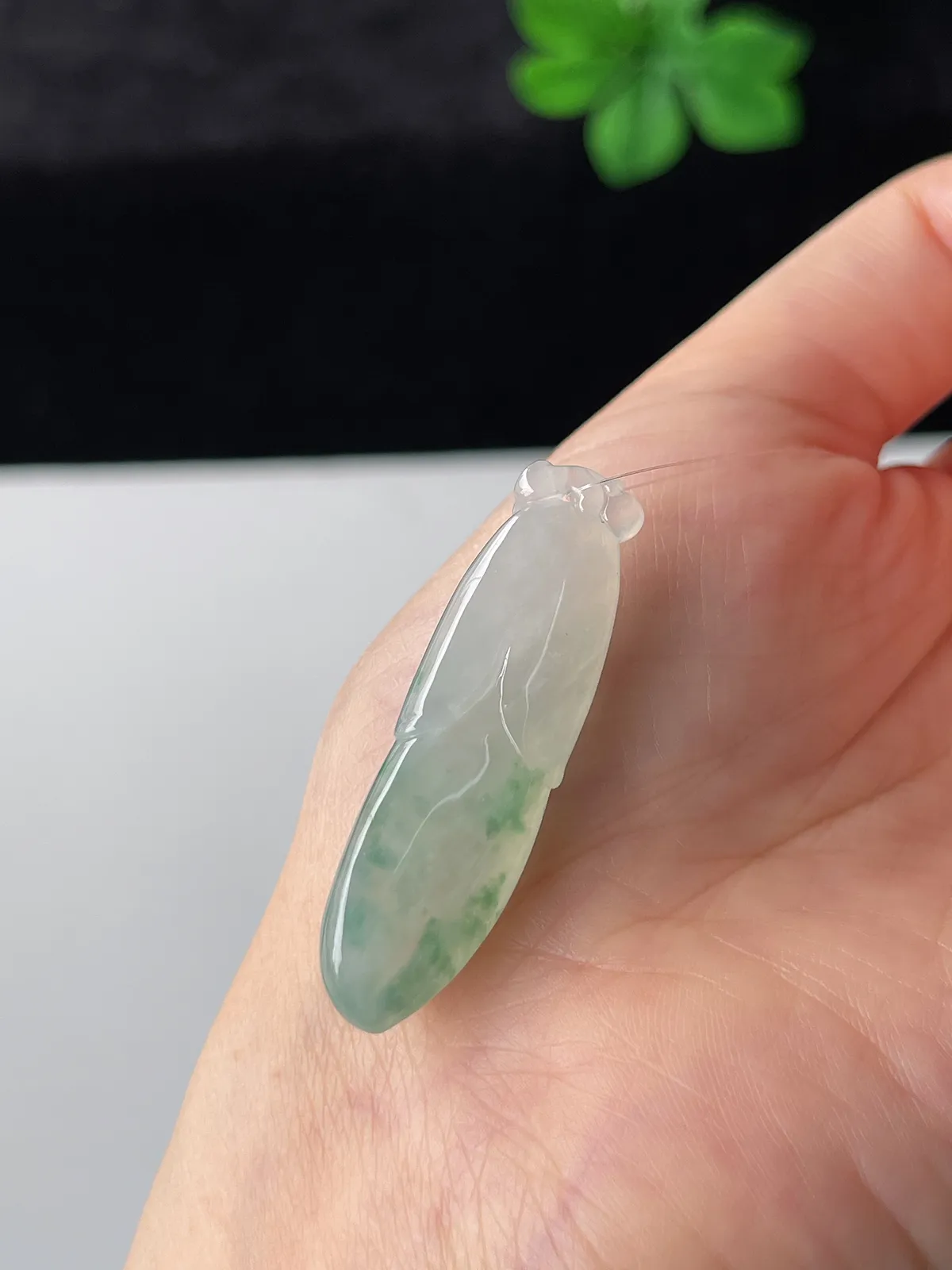 翡翠冰糯种绿色飘花福瓜