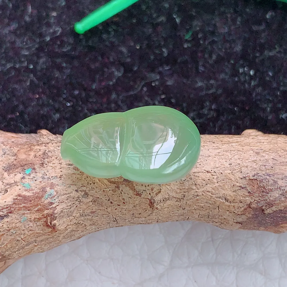 实拍f9镶嵌款缅甸翡翠A货冰绿葫芦 玉葫芦玉吊坠 玉挂件 尺寸16*10.8*6.3mm