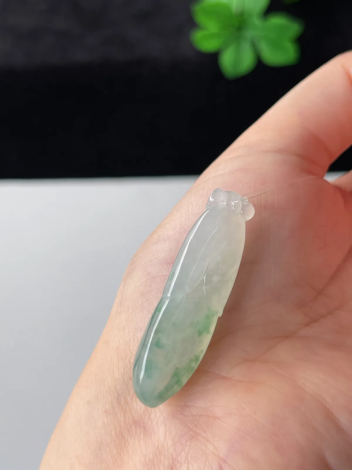 翡翠冰糯种绿色飘花福瓜