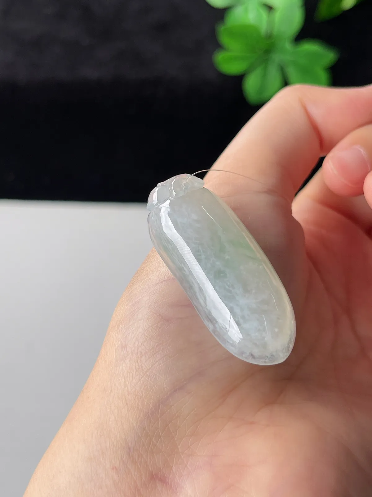 翡翠冰糯种飘绿福瓜