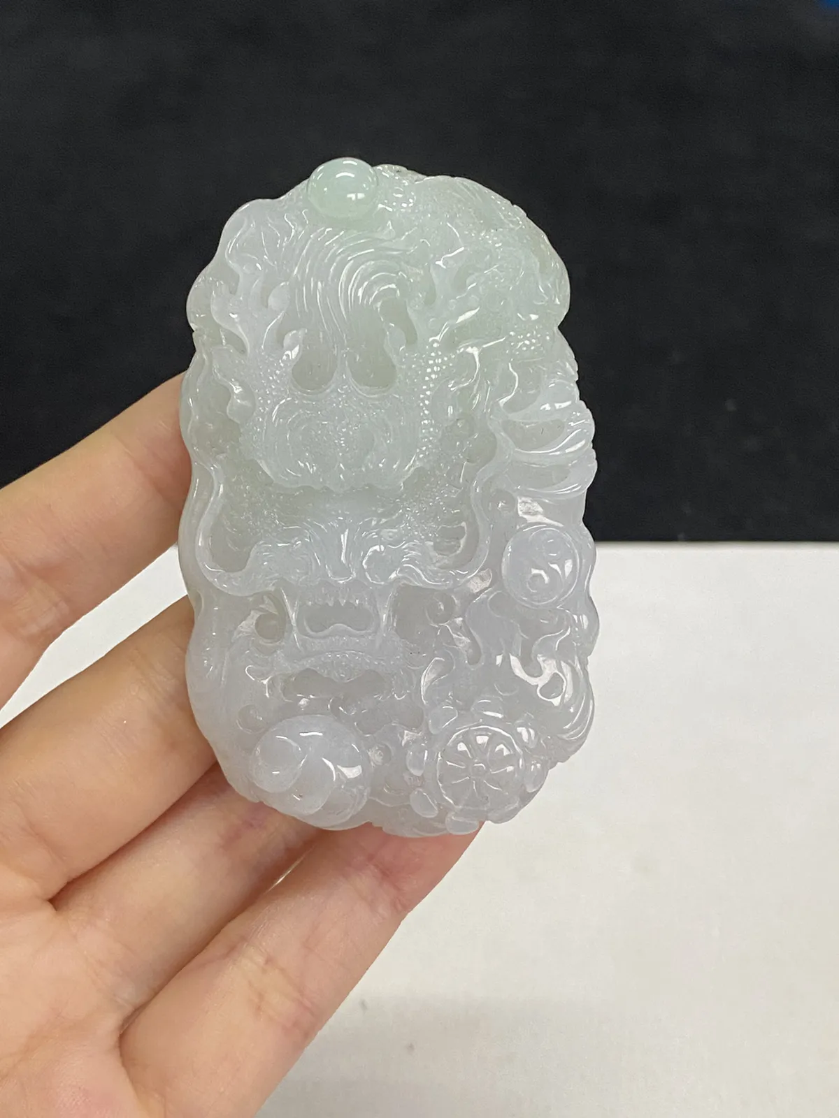 翡翠冰糯种白色龙牌