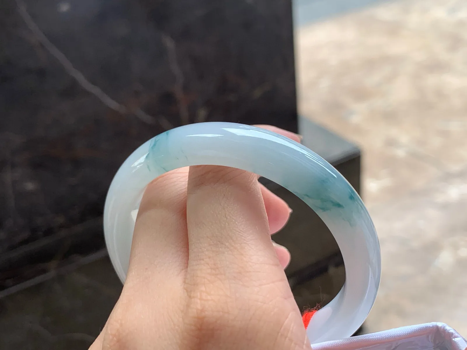 飘花手镯
水润57.4/12.6/8.3mm