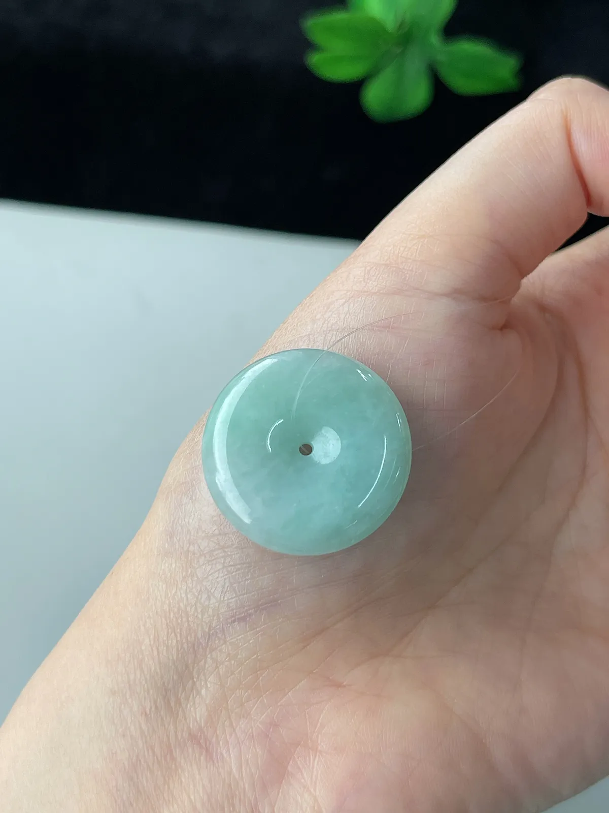 翡翠糯化种淡绿色平安扣