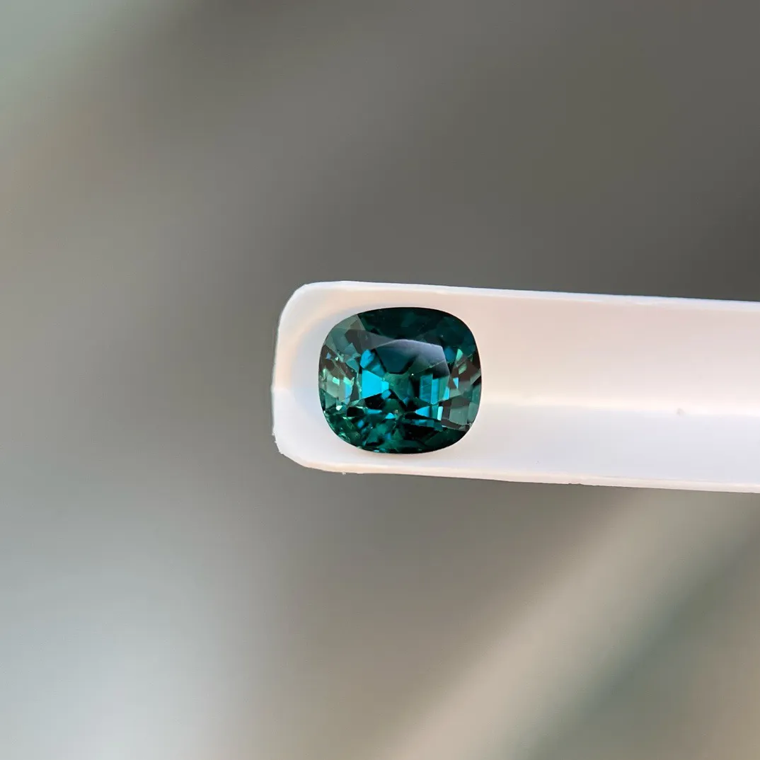 1.59克拉天然蓝碧玺裸石，6.9×6.3×5.5mm，如果出GUILD证书无烧拉贡基本没问题，性价