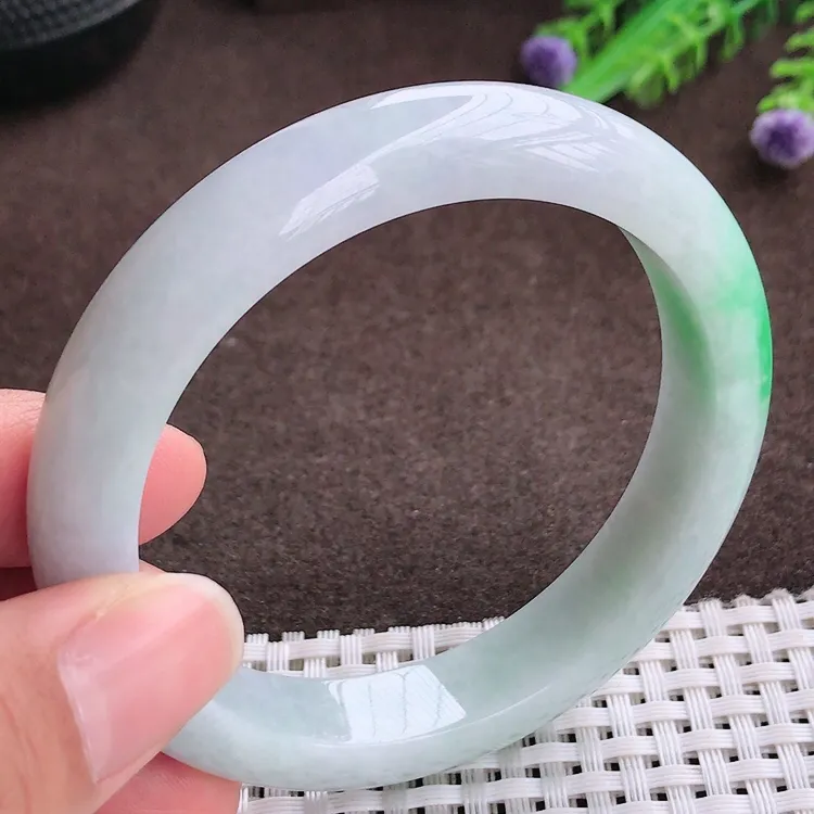 自然光57.5圈口老坑精美温润飘阳绿手镯翡翠玉镯女款尺寸57.5/11.8/8.7