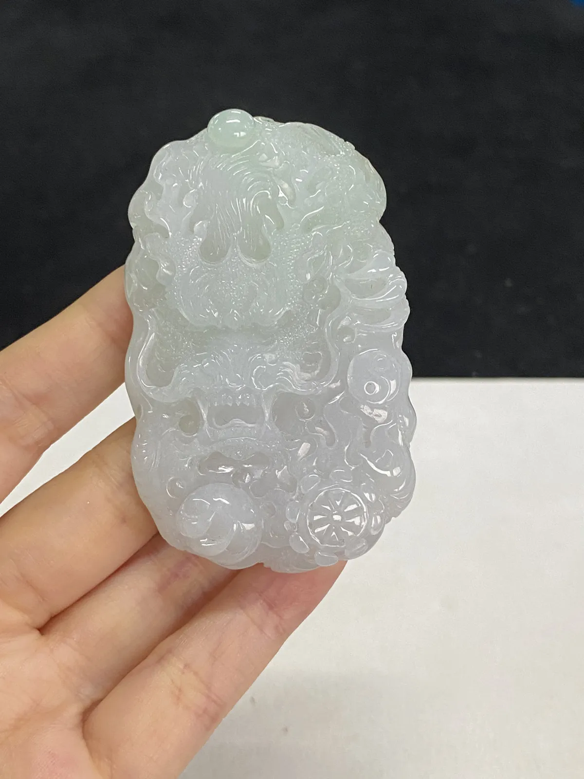 翡翠冰糯种白色龙牌