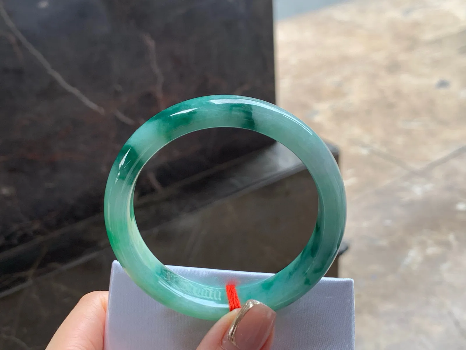 带色手镯
干净清爽 53.8/12.8/7.6mm