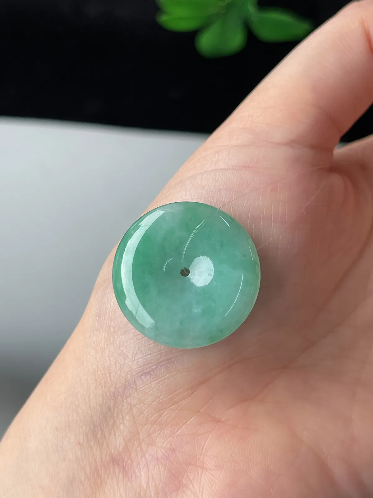 翡翠冰糯种浅绿色平安扣