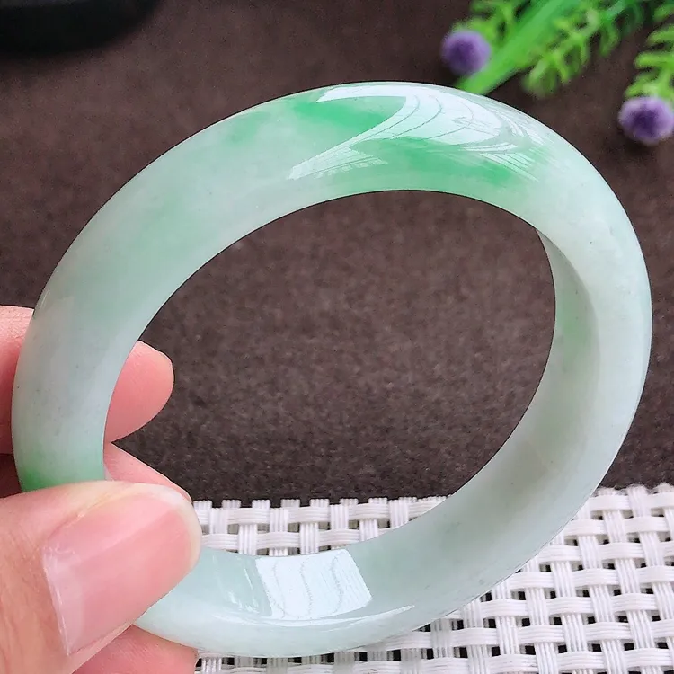 自然光56圈口老坑精美冰润飘阳绿宽边手镯翡翠玉镯尺寸56/13.5/8.6