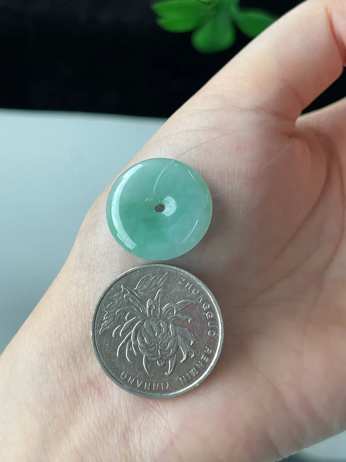 翡翠糯化种淡绿色平安扣