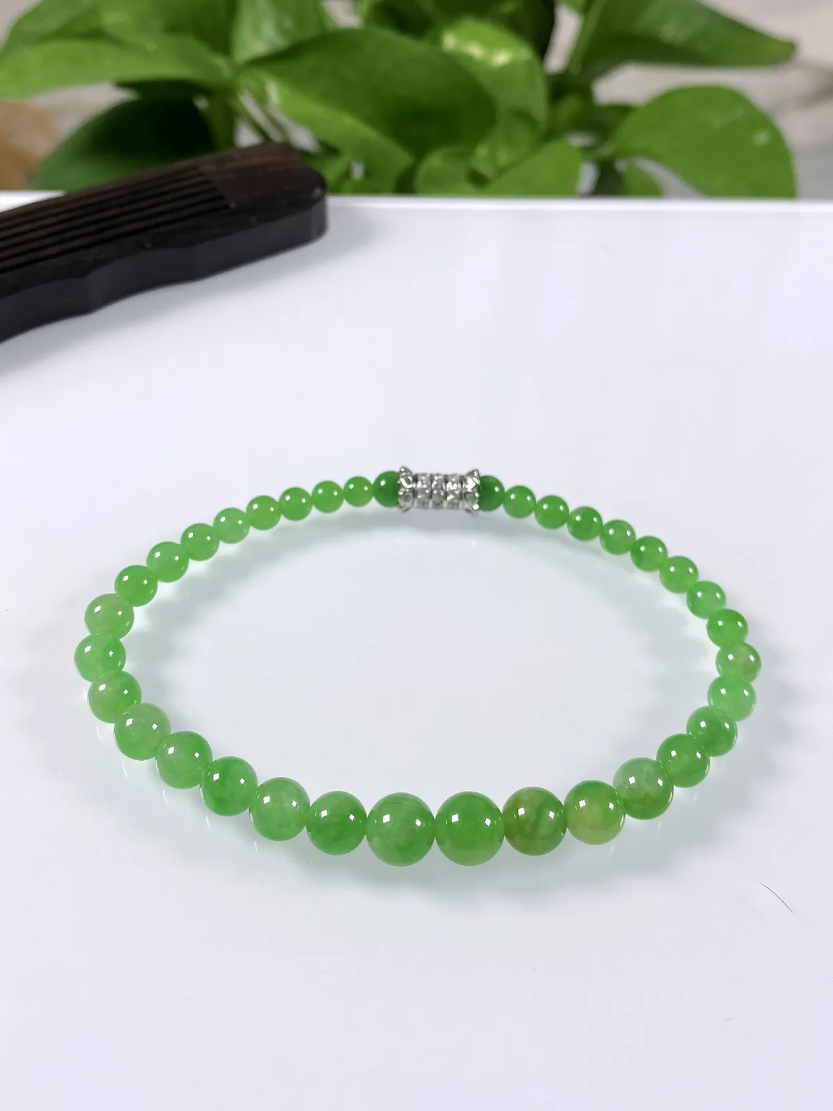缅甸天然翡翠A货，冰种起光起胶特色双彩黄加绿步步高升塔珠小圆珠手串手链，尺寸：大珠7mm，小珠4.5mm/35颗，重量：10.41g