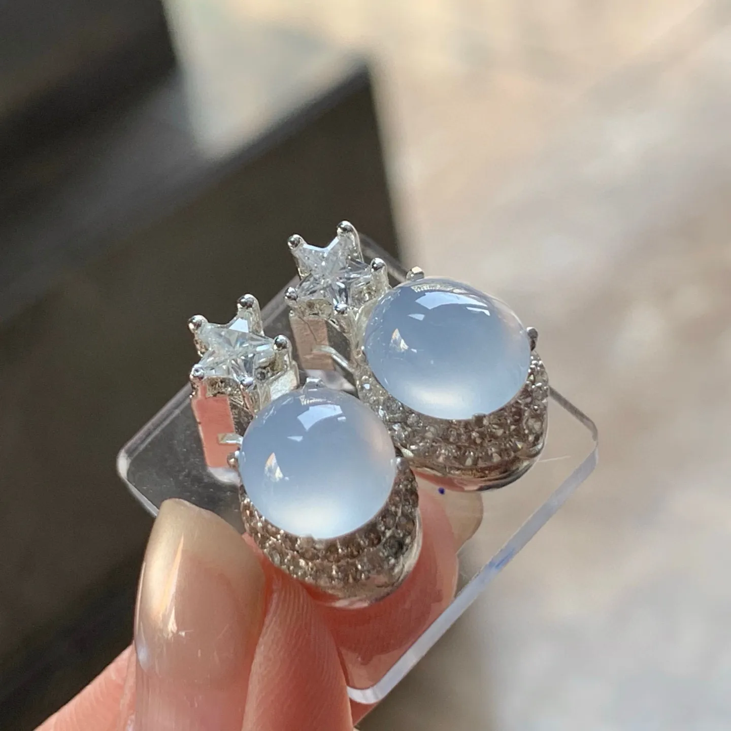 冰种蛋面
清爽 铜托