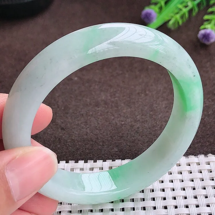 自然光56圈口老坑精美冰润飘阳绿宽边手镯翡翠玉镯尺寸56/13.5/8.6