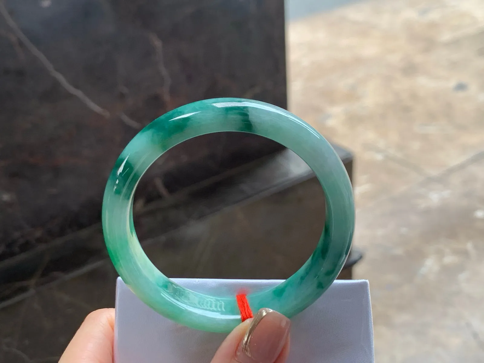 带色手镯
干净清爽 53.8/12.8/7.6mm