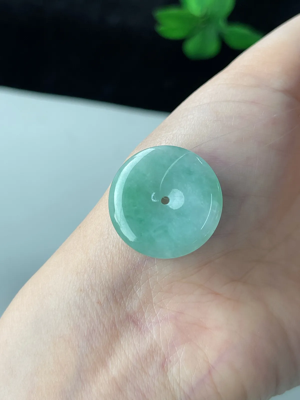 翡翠糯化种淡绿色平安扣