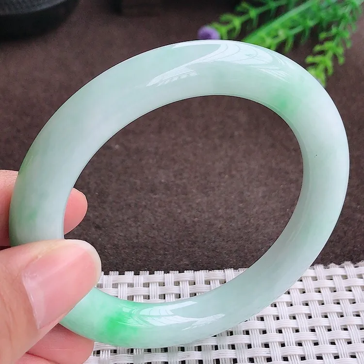 自然光56圈口老坑精美冰润飘阳绿圆条手镯翡翠玉镯尺寸56/10.2/10.8