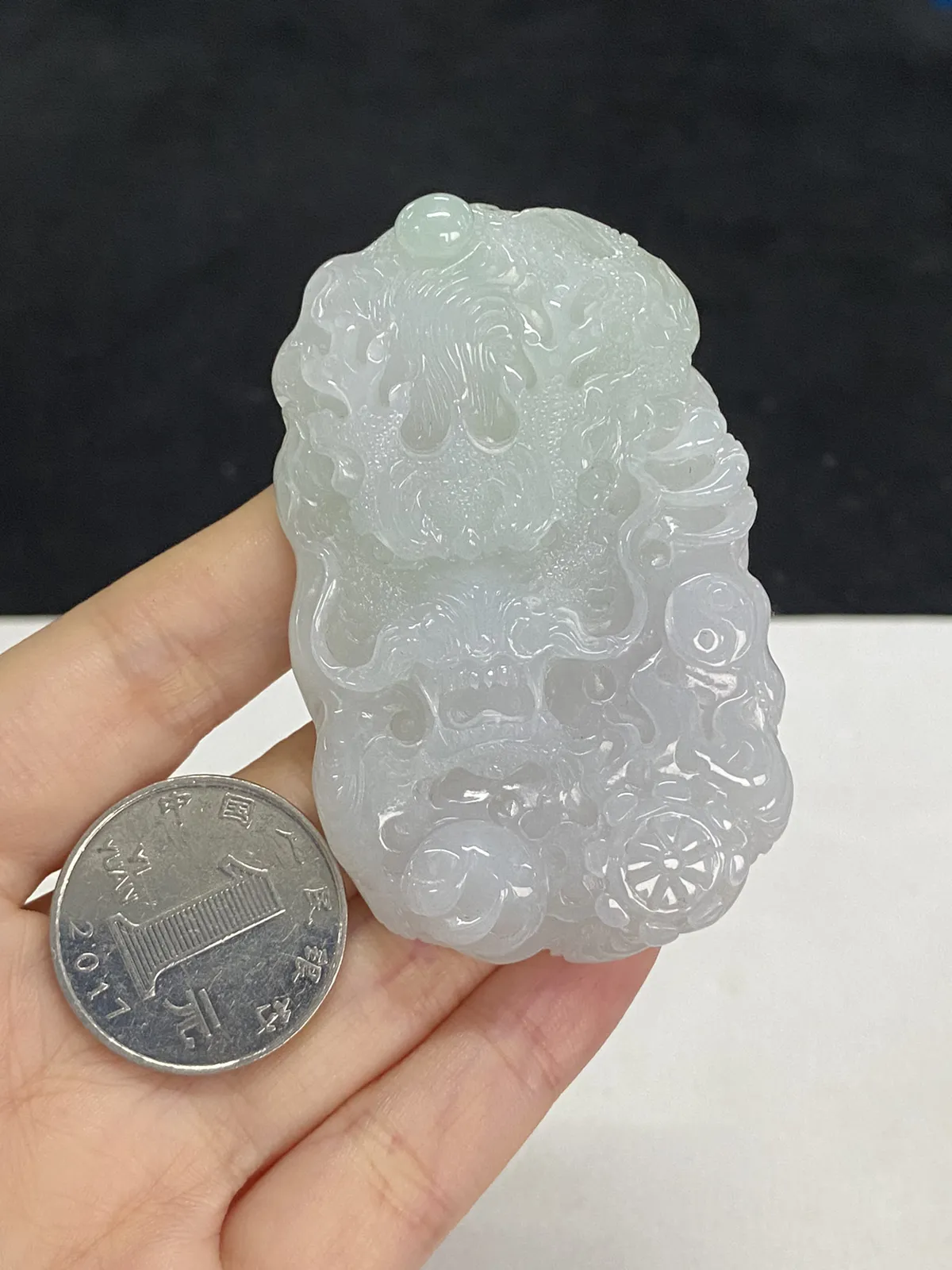 翡翠冰糯种白色龙牌