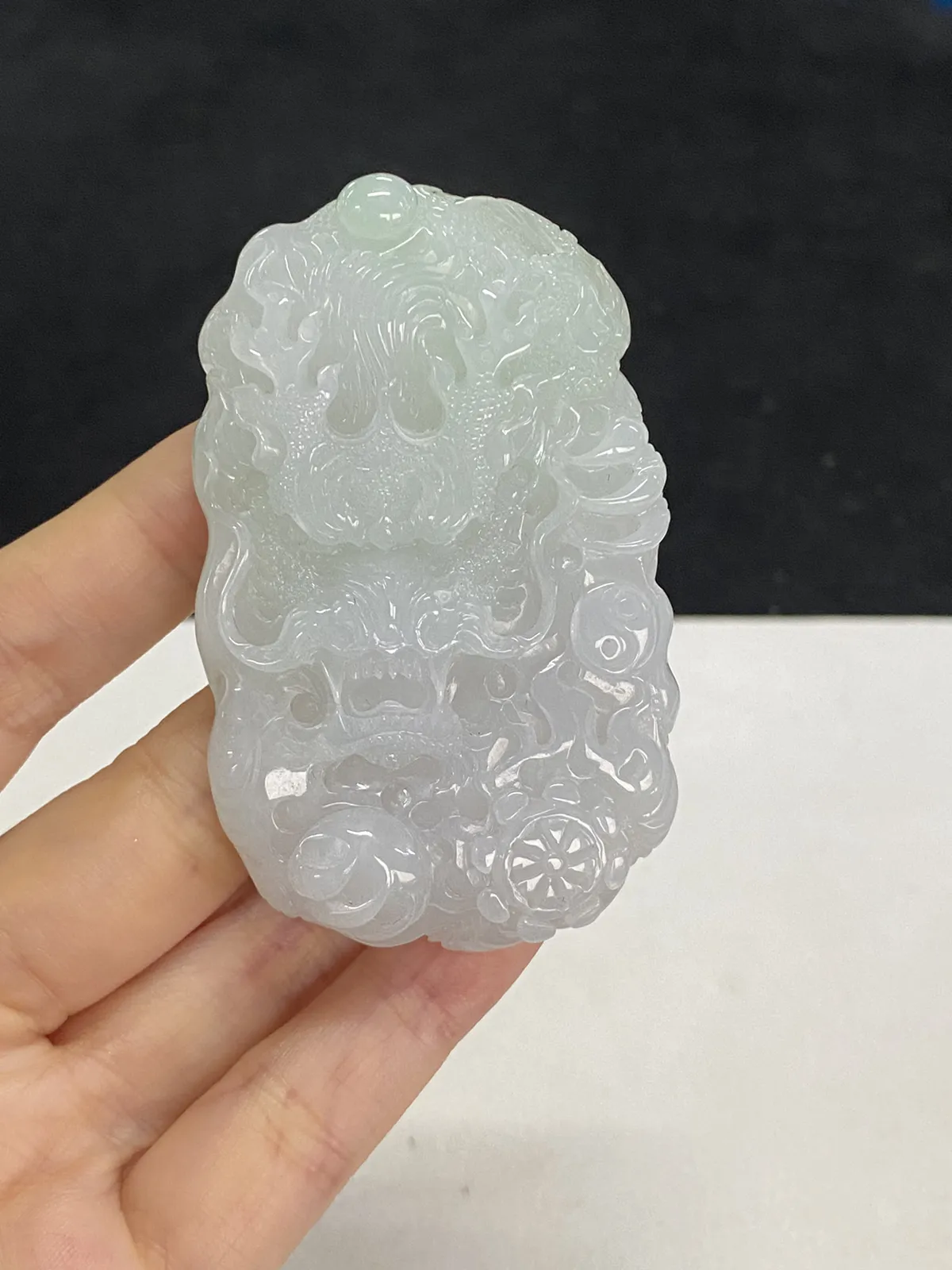 翡翠冰糯种白色龙牌