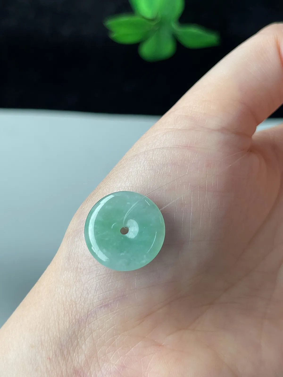 翡翠冰糯种淡绿色平安扣