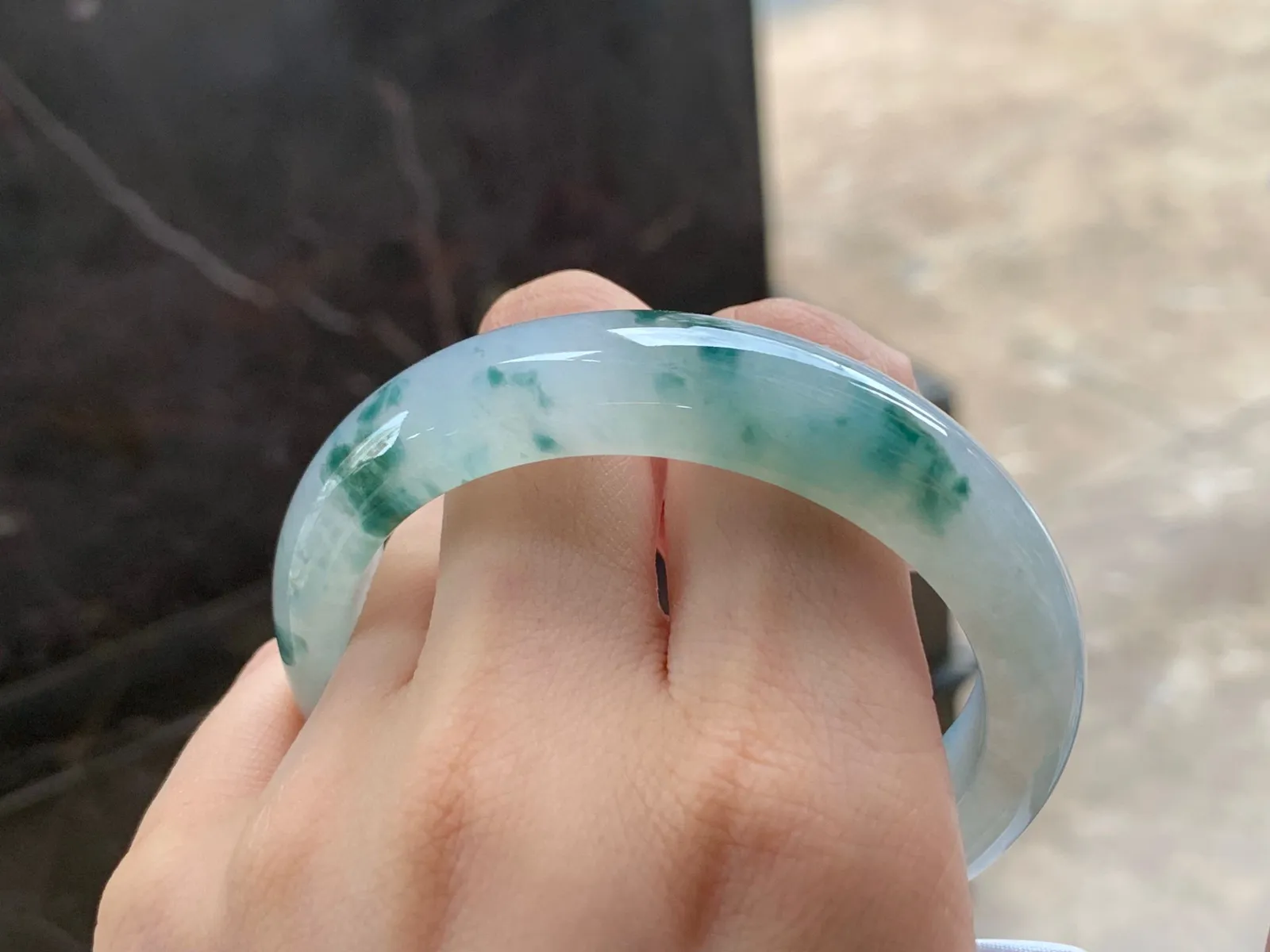 飘花手镯
清爽55.7/13.2/8.3mm